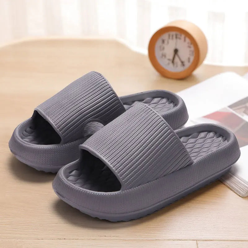 Chinelo Nuvem Antiderrapante